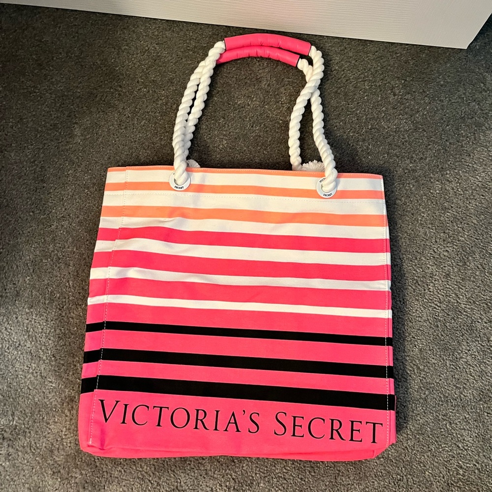 NEW IN PACKAGE - Victoria’s Secret beach bag